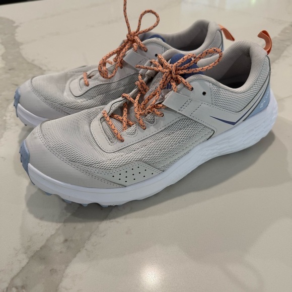 Columbia Shoes - Columbia Vertisol Trail Hiking Shoes Womens 11 Silver Grey Apricot Fizz Gorpcore